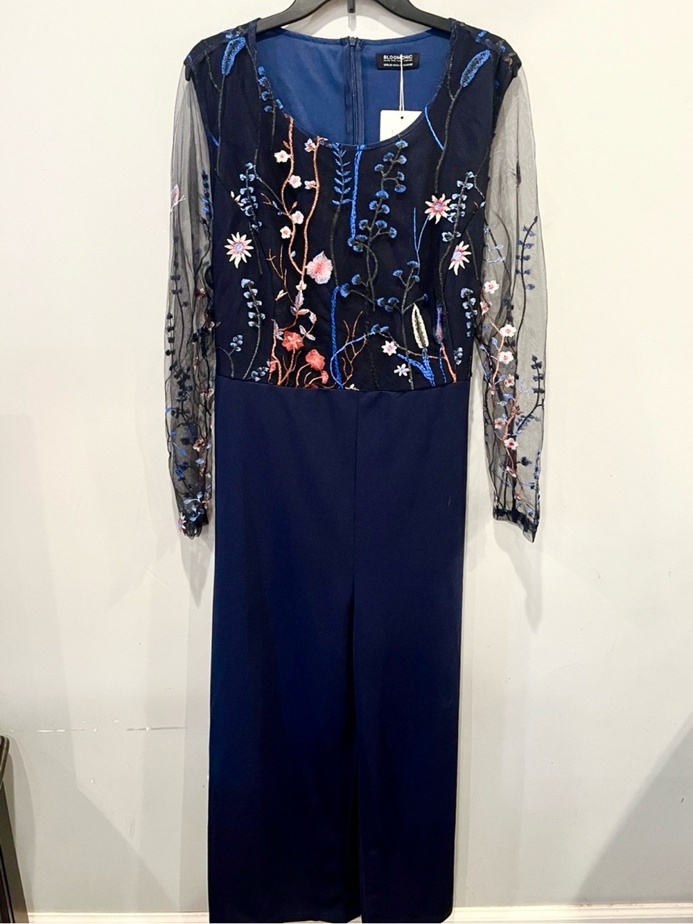 BloomChic Women’s Navy Floral Embroidery Sheer Long Sleeve Romper Size 18-20 NWT - Picture 7 of 15